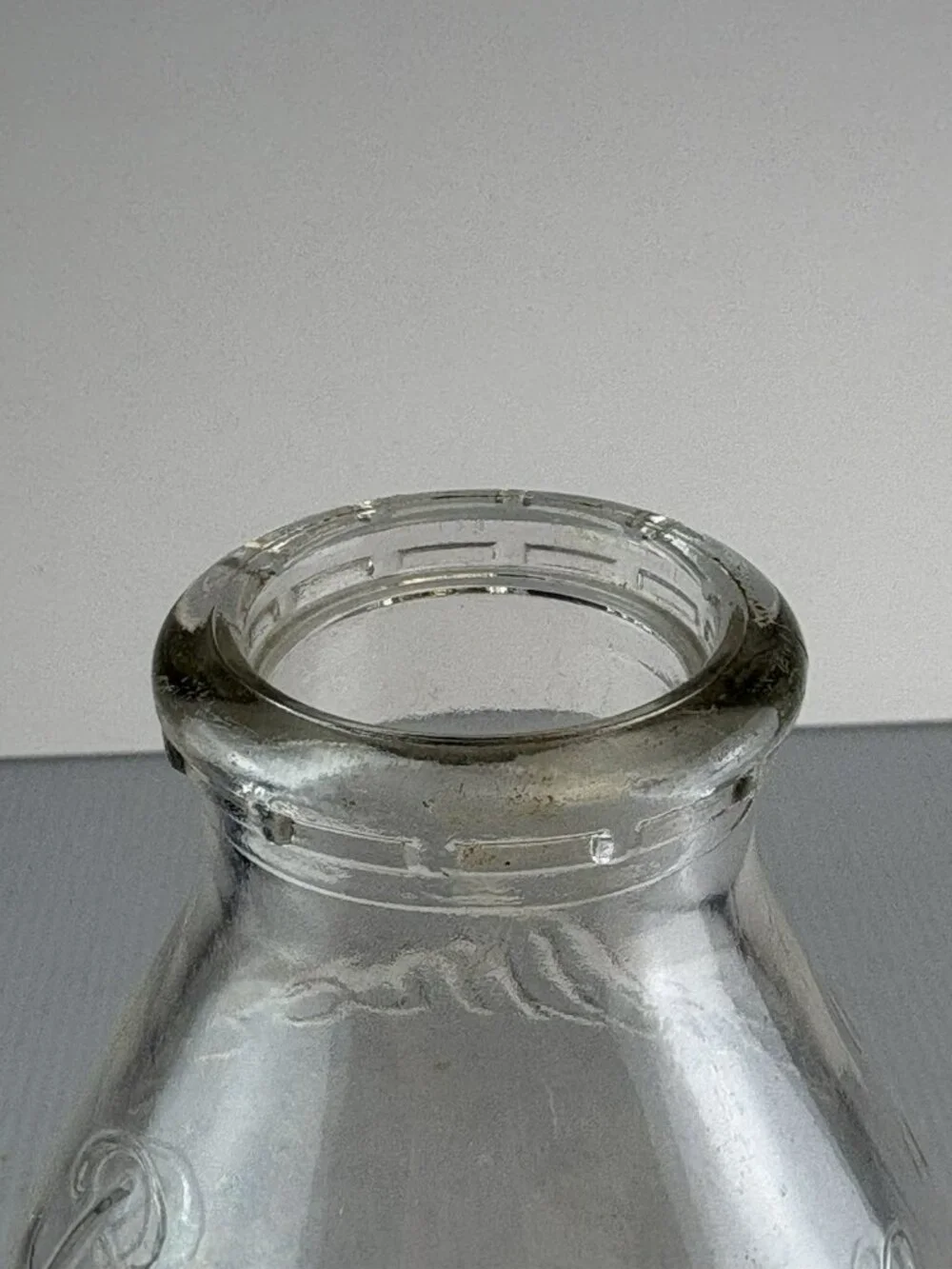 Vintage Shoulder Script Embossed Biltmore Dairy Farms Quart Bottle-Duraglas